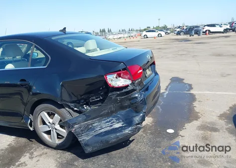 2014 Volkswagen Jetta 2.0L Tdi from USA, damaged, VIN 3VWLL7AJ2EM285077